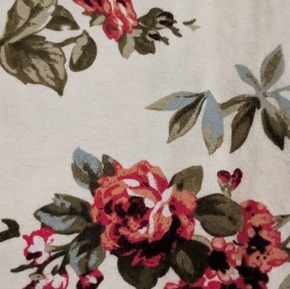 Summer Chic: Red & White Floral Tank Mini Dress (by, Ambiance) Size Small - Picture 6 of 11